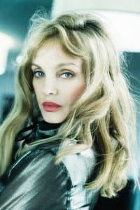 Arielle Dombasle in J'en suis!