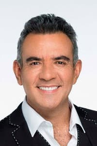 Héctor Sandarti in Hasta que el dinero nos separe