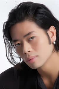 Julian Phetnouvong in Les FantastiX : La magie des stars