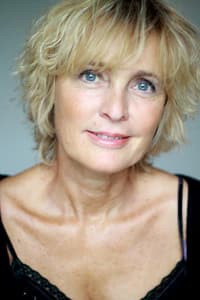 Virginie Ledieu in Un Parfum De Miel