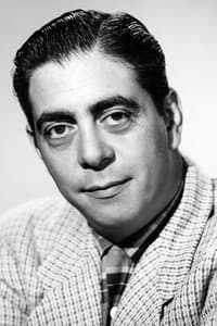 Robert Strauss in Girls! Girls! Girls!