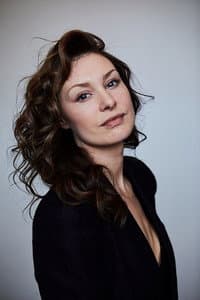 Jennifer Adams in Heir of the Witch