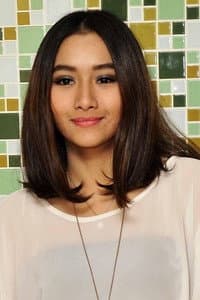Adzana Bing Slamet in Gue Bukan Pocong