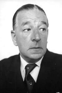 Ronald Shiner in The Case of the Frightened Lady