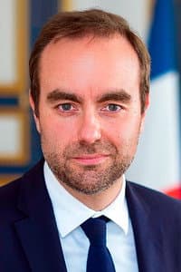 Sébastien Lecornu in Macron, Pécresse : Coulisses d'une campagne