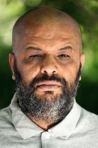 Abdelkader Hoggui in Valse à trois