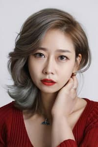 Kim Min-jeong in 82년생 박아라