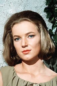 Suzan Farmer in Target Generation