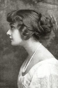 Ruth Findlay in A Soldier's Oath