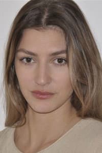 Laura Auclair in Le Papillon d'acier