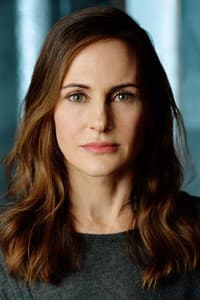 Deborah Puette in Cash for Gold