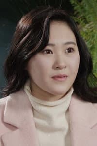 Heo Yoon-joo in 여직원들 : 직장연애사