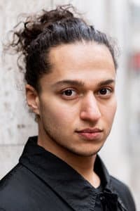 Jawad Rajpoot in Zimmer mit Stall - Schwein gehabt