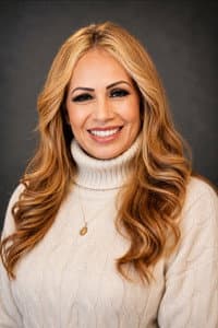 Maria Patiño in El Cartel De La Linea