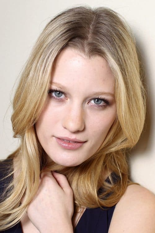 Ashley Hinshaw foto