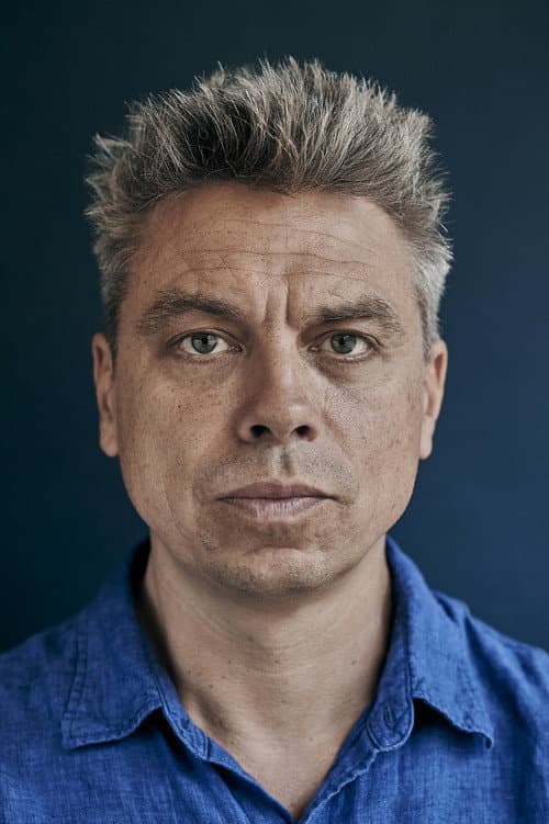 James Garnon foto