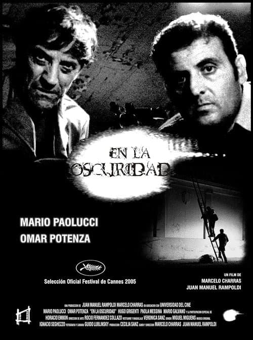 En la oscuridad (2004) poster