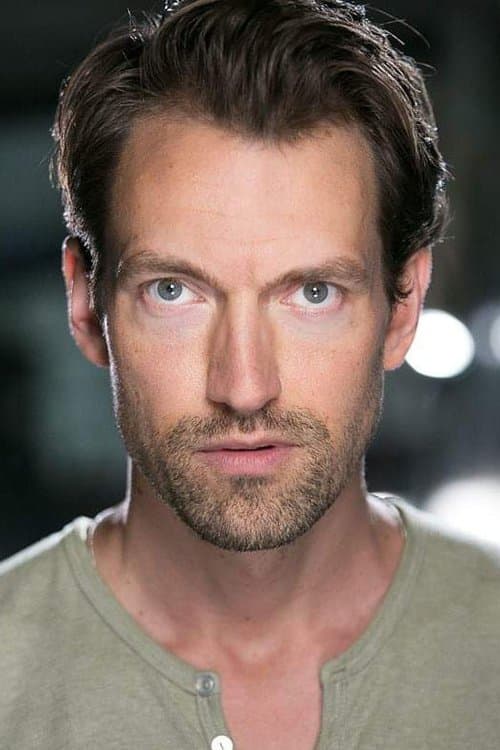 Tom Frederic foto
