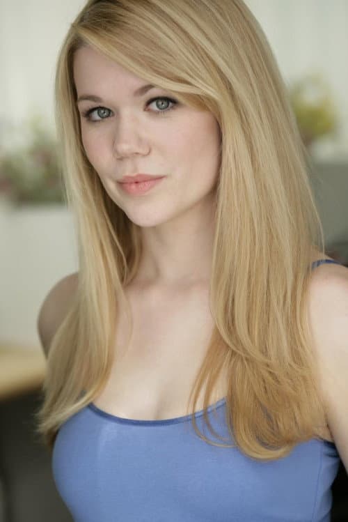 Laura Elizabeth Hall foto
