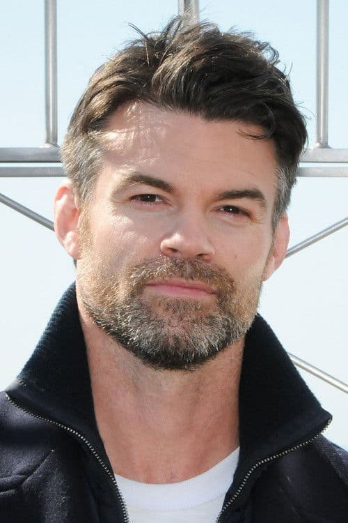 Daniel Gillies foto