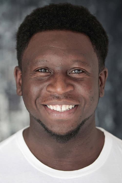 Yinka Awoni foto