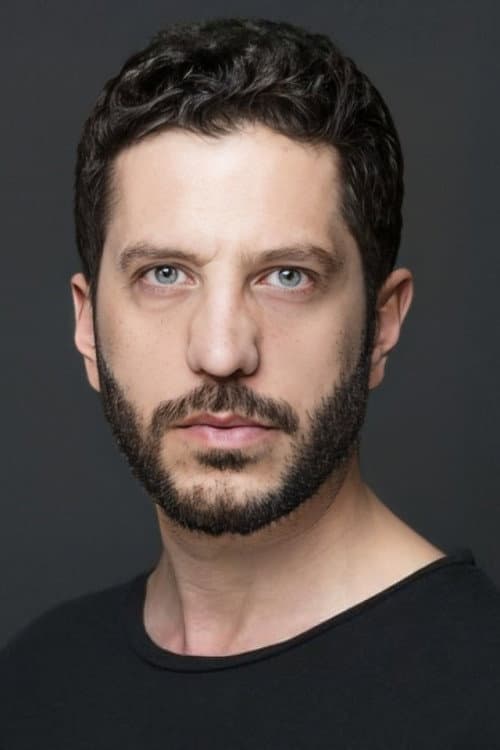 Eser Karabil foto
