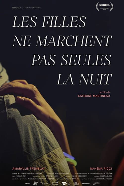 Les filles ne marchent pas seules la nuit (2020) poster