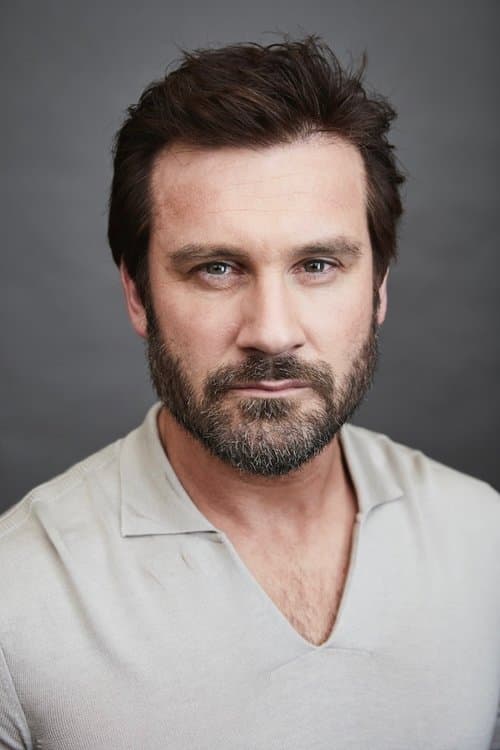 Clive Standen foto