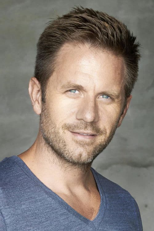 Aaron Benward foto