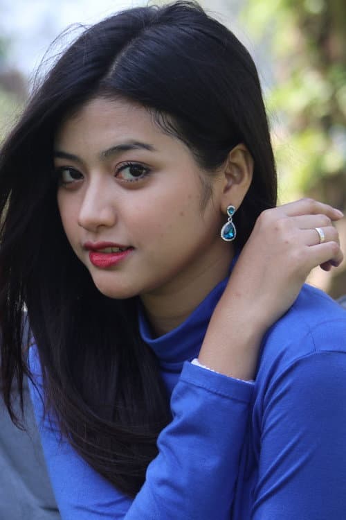 Adinda Halona foto
