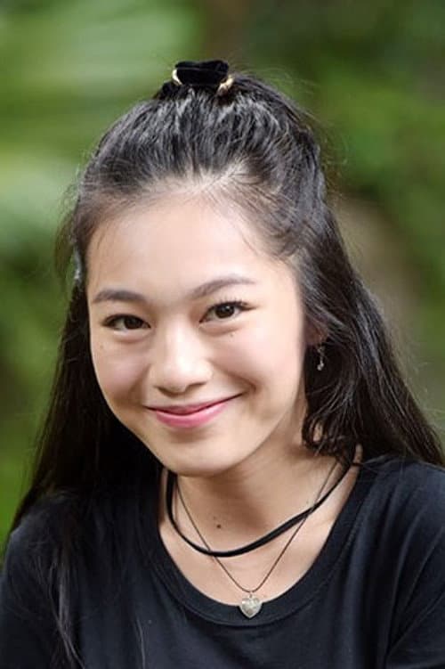 Claudy Putri foto