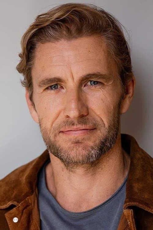 Brett Tucker foto