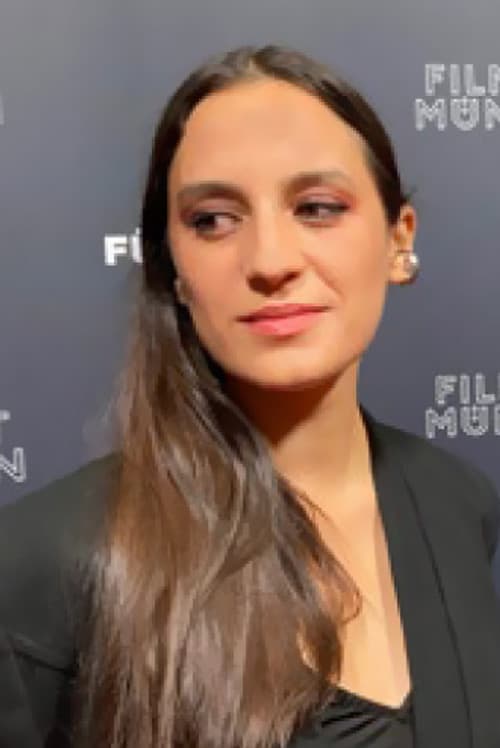 Azra Deniz Okyay foto