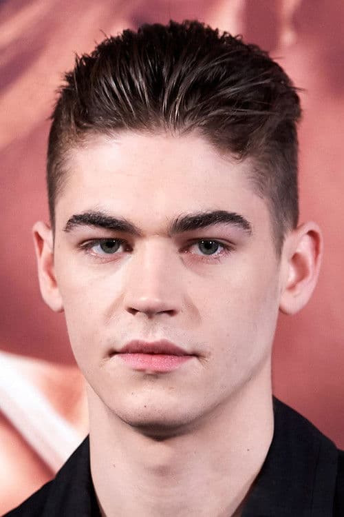 Hero Fiennes Tiffin foto