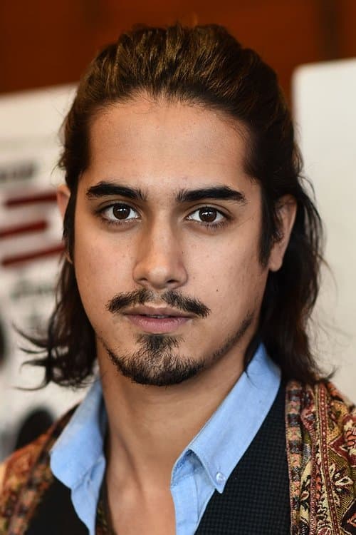 Avan Jogia foto