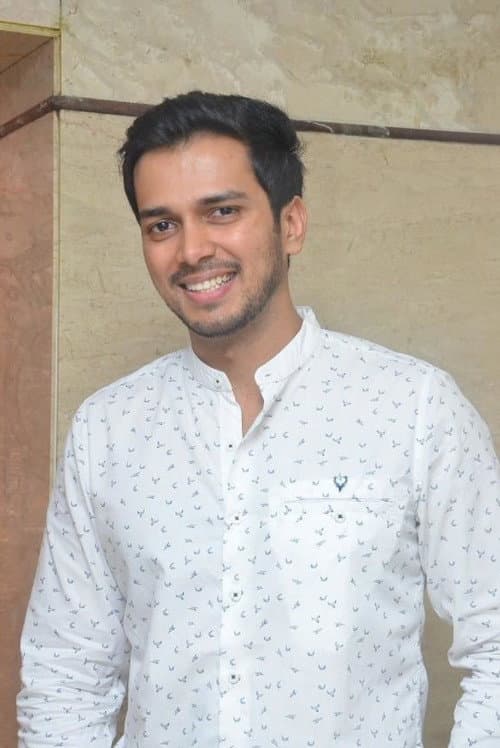 Akhil Iyer foto