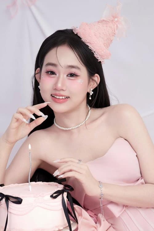 Ngô Bảo Hân foto