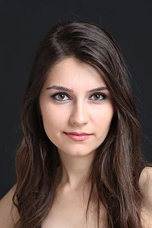 Esra İşgüzar foto