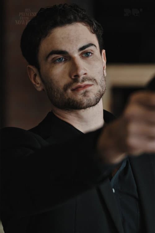 Elijah Santoro foto