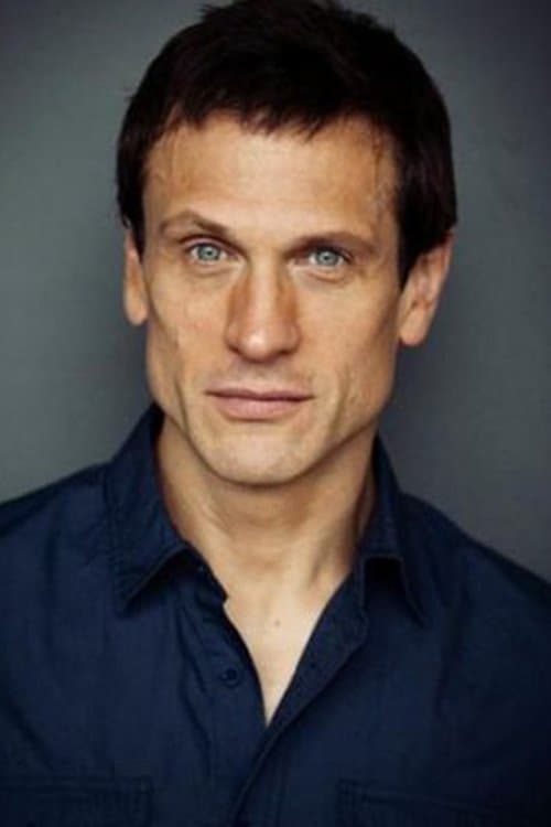 Simon Merrells foto