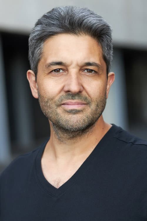 Val Athanassiou foto