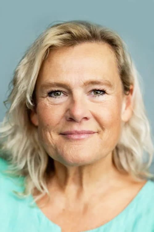 Ella Kenion foto