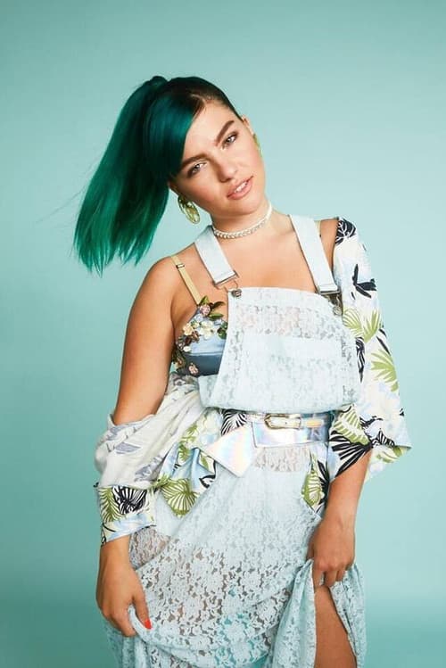 Phoebe Ryan foto