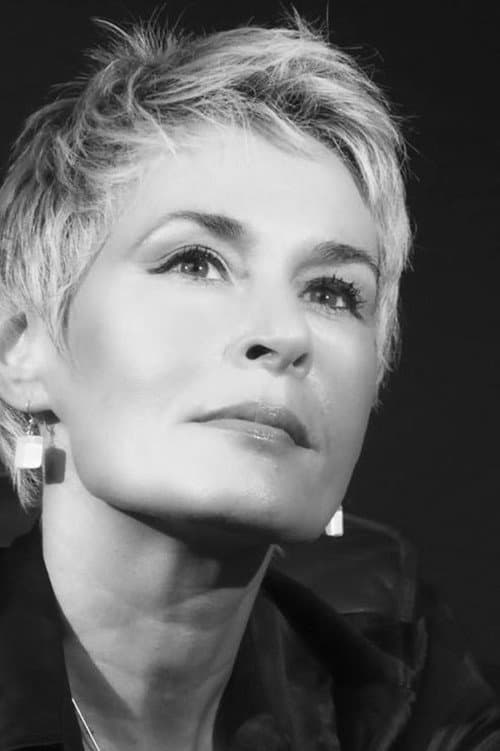 Elvira Dones foto