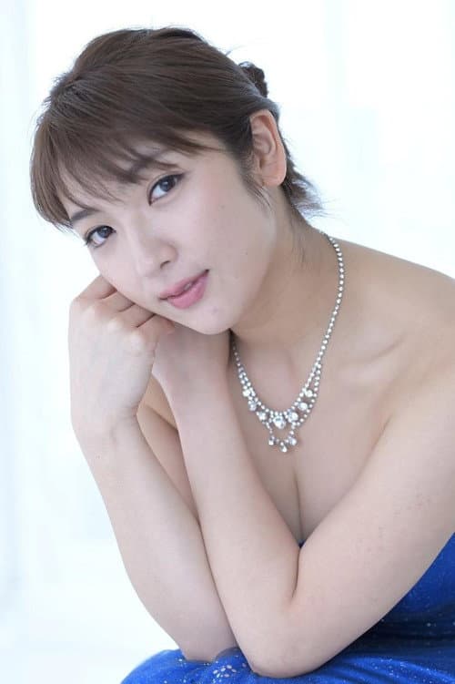 Shiori Kamisaki foto