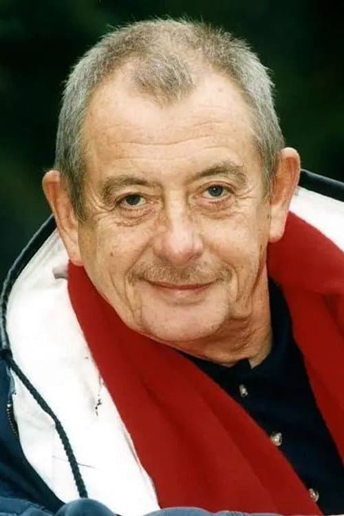 Derek Fowlds foto