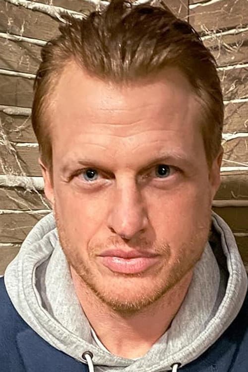 Adam MacDonald foto