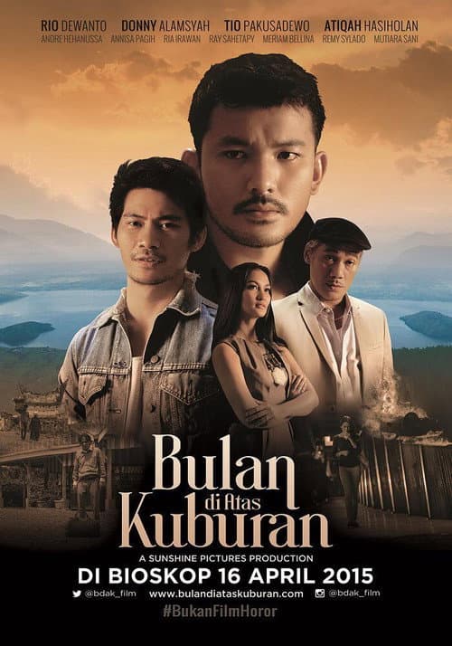 Bulan di Atas Kuburan (2015) poster