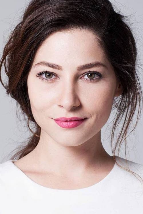 Berna Üçkaleler foto