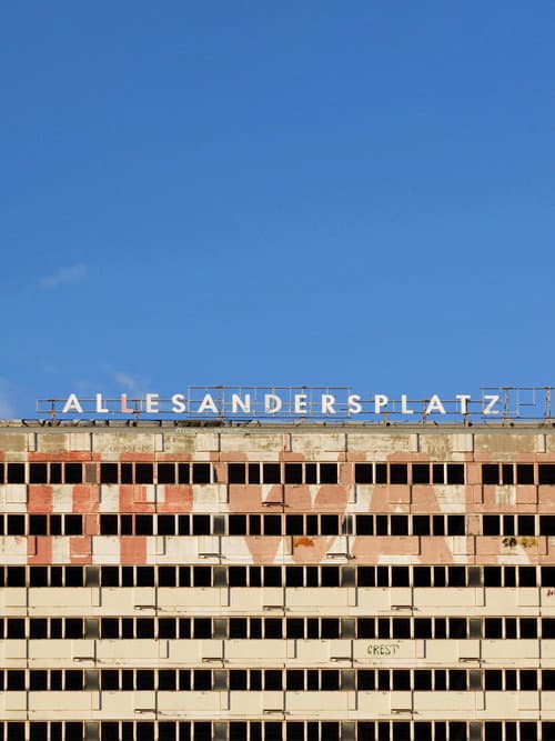 Allesandersplatz (2021) poster